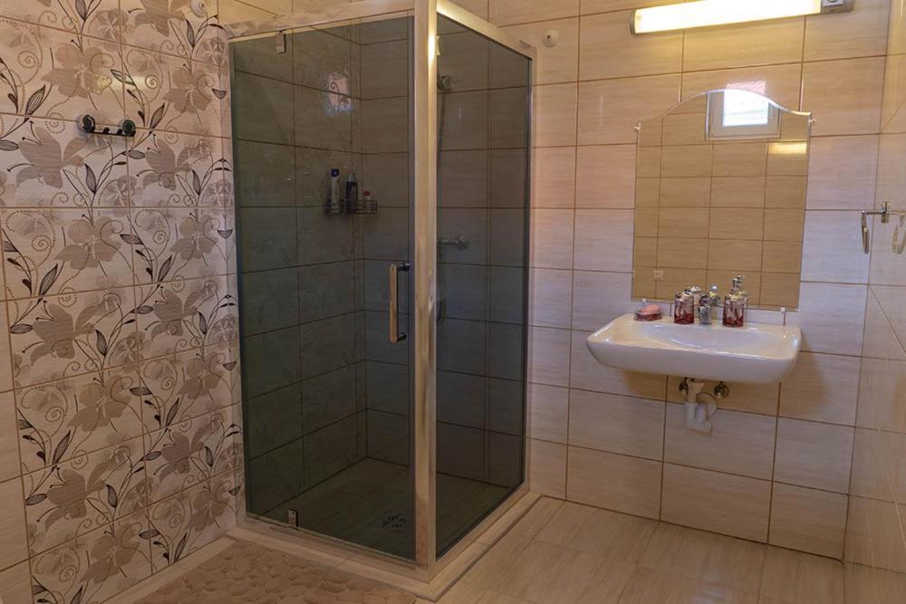 Alsoszuha Lovas Vendeghaz Екстериор снимка